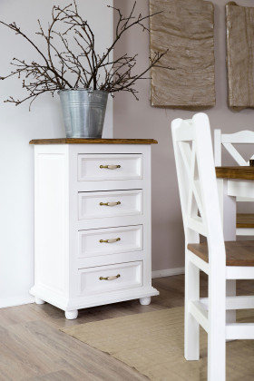 Provence stílusú tömör erdei fenyő komód 4 fiókkal, natúr színű